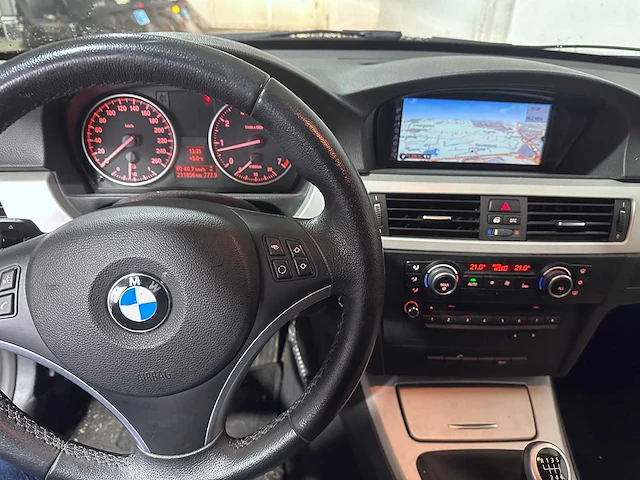 Bmw - 3-serie touring - 318i corp.l.bns line - 92-nvt-2 - afbeelding 2 van  22
