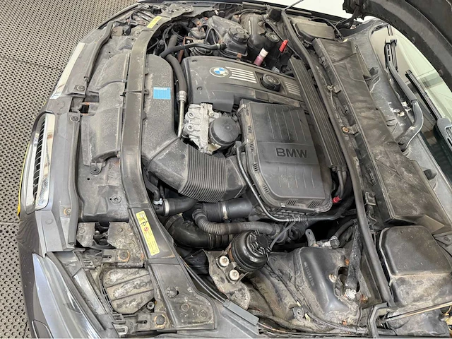 Bmw - 335i cabrio - personenauto - 2007 - afbeelding 22 van  36