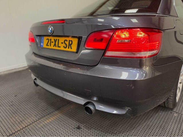 Bmw - 335i cabrio - personenauto - 2007 - afbeelding 16 van  36