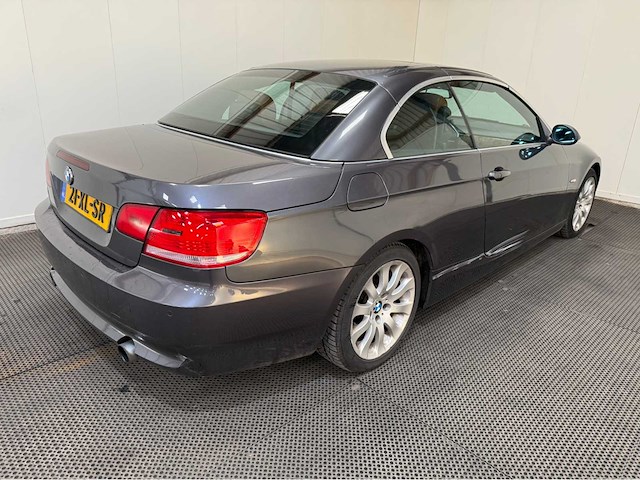 Bmw - 335i cabrio - personenauto - 2007 - afbeelding 32 van  36