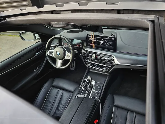 Bmw - 5-serie - 530d - fabrieksgarantie tot 28-04-2024 - afbeelding 24 van  38