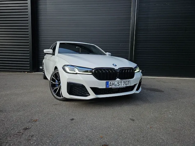 Bmw - 5-serie - 530d - fabrieksgarantie tot 28-04-2024 - afbeelding 34 van  38