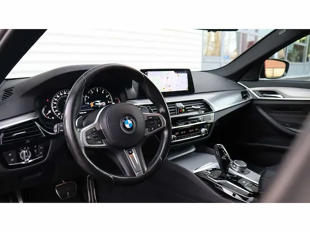 Bmw - 5-serie - 540i high exe - pg-351-v - 2017 - afbeelding 7 van  32