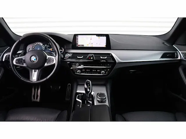 Bmw - 5-serie - 540i high exe - pg-351-v - 2017 - afbeelding 10 van  32