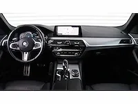 Bmw - 5-serie - 540i high exe - pg-351-v - 2017 - afbeelding 10 van  32