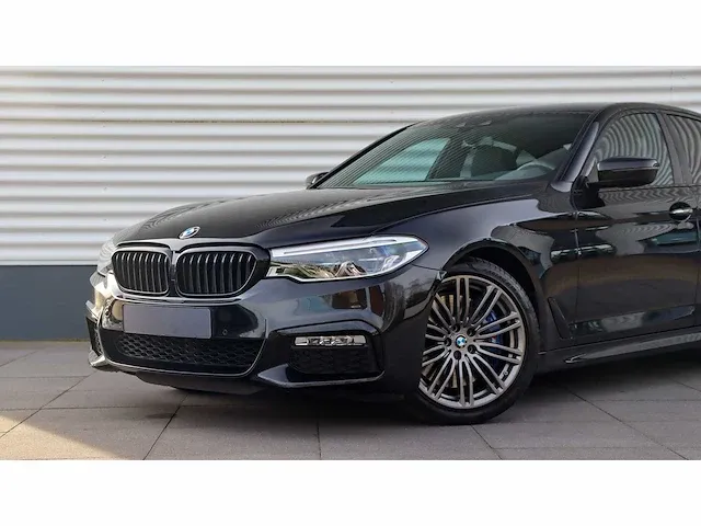 Bmw - 5-serie - 540i high exe - pg-351-v - 2017 - afbeelding 12 van  32