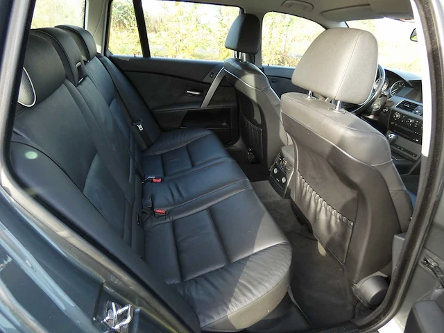 Bmw - 5-serie touring - 523i - car - 2007 - afbeelding 2 van  26