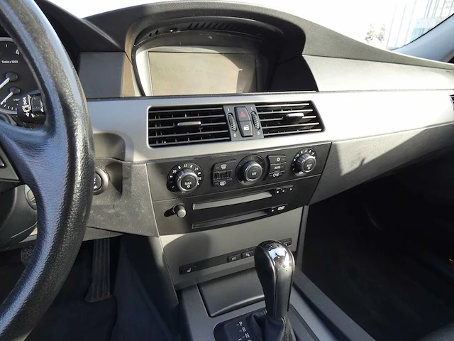 Bmw - 5-serie touring - 523i - car - 2007 - afbeelding 4 van  26