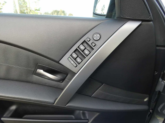 Bmw - 5-serie touring - 523i - car - 2007 - afbeelding 6 van  26