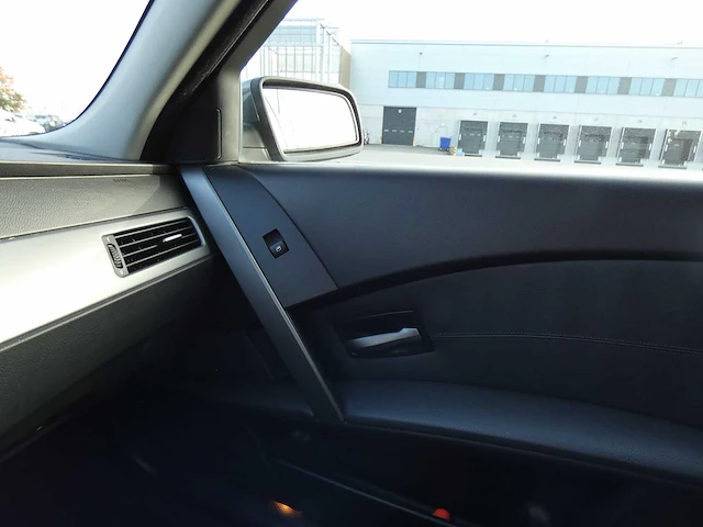 Bmw - 5-serie touring - 523i - car - 2007 - afbeelding 7 van  26