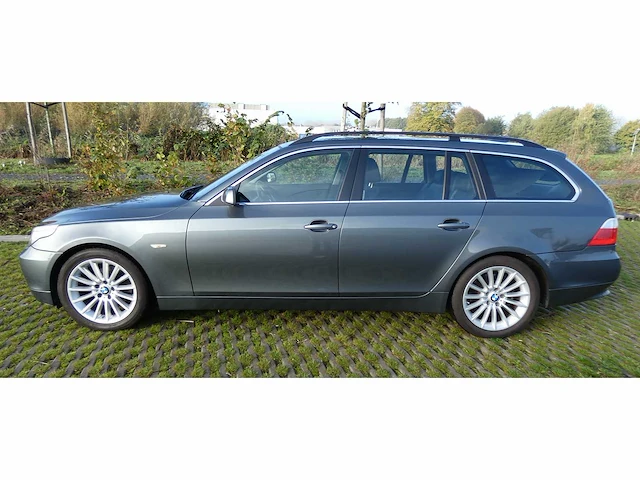 Bmw - 5-serie touring - 523i - car - 2007 - afbeelding 16 van  26
