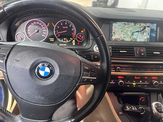 Bmw - 5-serie touring - 523i executive - 18-nsl-2 - afbeelding 2 van  20