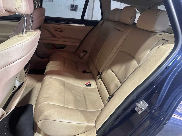 Bmw - 5-serie touring - 523i executive - 18-nsl-2 - afbeelding 8 van  20