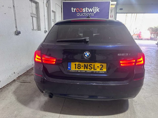 Bmw - 5-serie touring - 523i executive - 18-nsl-2 - afbeelding 15 van  20
