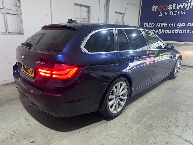 Bmw - 5-serie touring - 523i executive - 18-nsl-2 - afbeelding 16 van  20