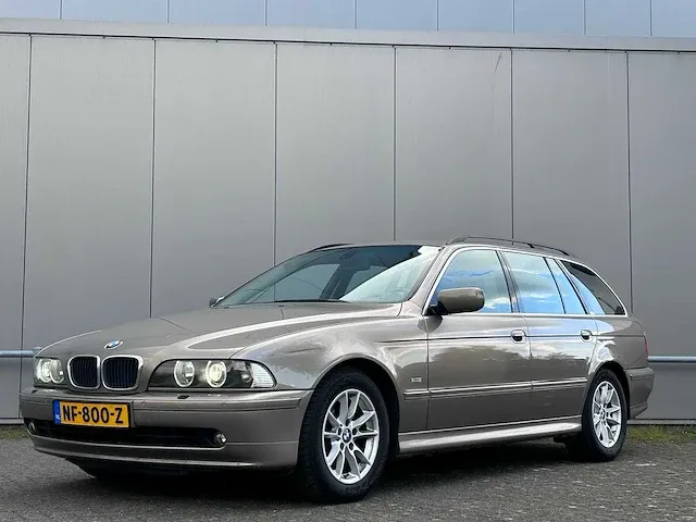 Bmw - 5-serie touring - 530d lifestyle exec. - nf-800-z - 2001 - afbeelding 1 van  18