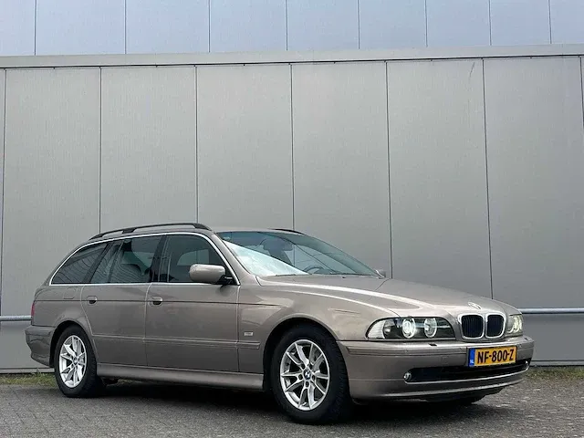 Bmw - 5-serie touring - 530d lifestyle exec. - nf-800-z - 2001 - afbeelding 12 van  18