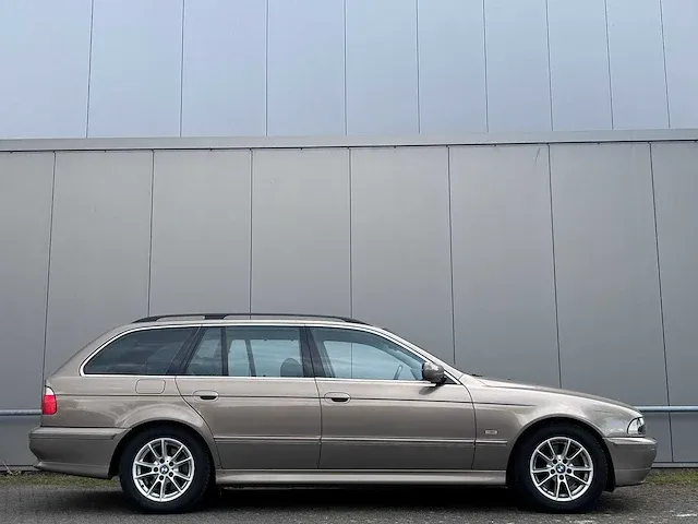 Bmw - 5-serie touring - 530d lifestyle exec. - nf-800-z - 2001 - afbeelding 13 van  18