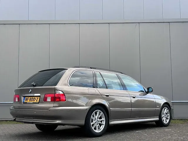 Bmw - 5-serie touring - 530d lifestyle exec. - nf-800-z - 2001 - afbeelding 14 van  18
