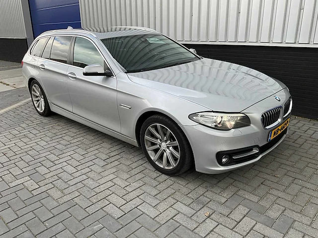 Bmw - 520d touring - personenauto - afbeelding 6 van  33