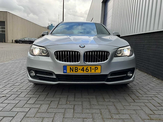 Bmw - 520d touring - personenauto - afbeelding 10 van  33