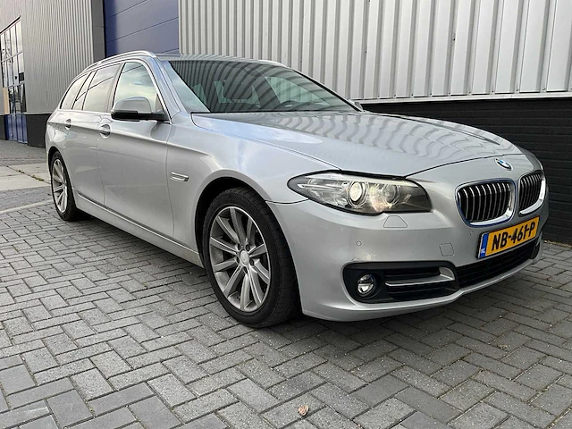 Bmw - 520d touring - personenauto - afbeelding 1 van  33