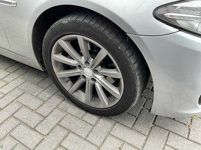 Bmw - 520d touring - personenauto - afbeelding 16 van  33