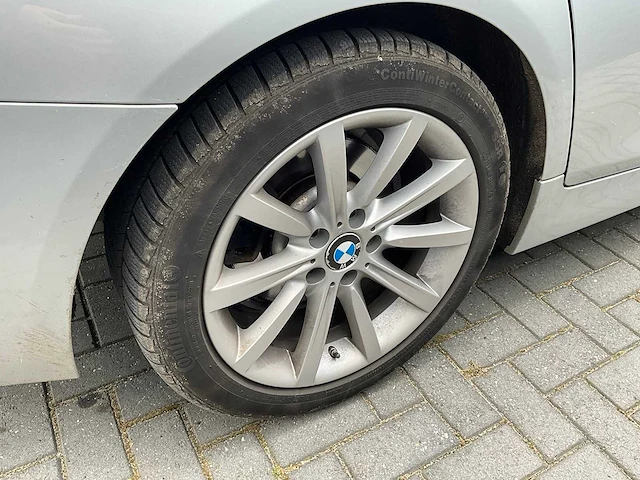 Bmw - 520d touring - personenauto - afbeelding 21 van  33