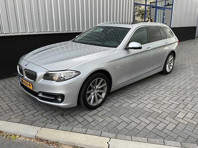 Bmw - 520d touring - personenauto - afbeelding 12 van  33