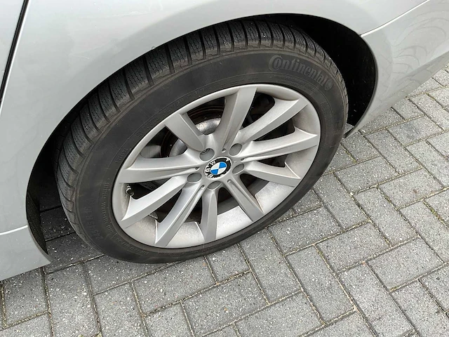 Bmw - 520d touring - personenauto - afbeelding 24 van  33