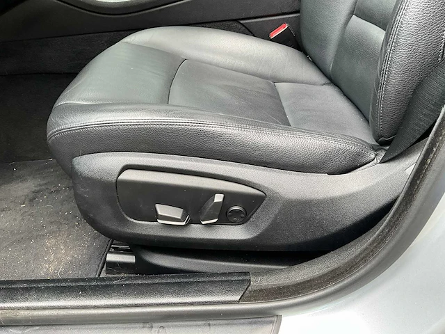 Bmw - 520d touring - personenauto - afbeelding 27 van  33