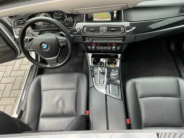 Bmw - 520d touring - personenauto - afbeelding 28 van  33