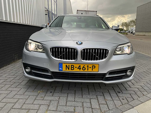 Bmw - 520d touring - personenauto - afbeelding 29 van  33