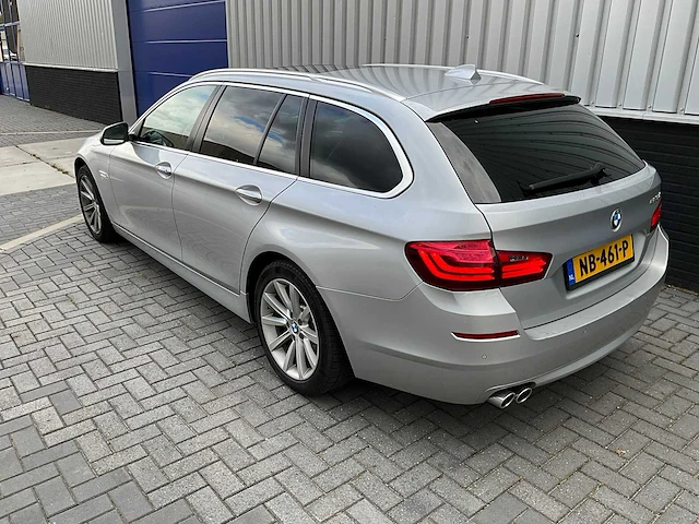Bmw - 520d touring - personenauto - afbeelding 31 van  33