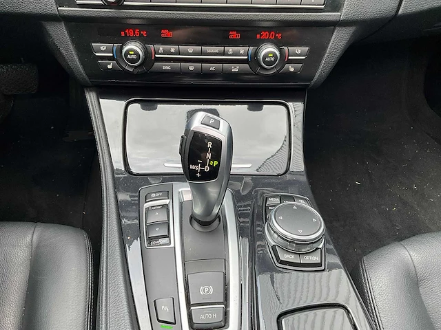 Bmw - 520d touring - personenauto - afbeelding 32 van  33