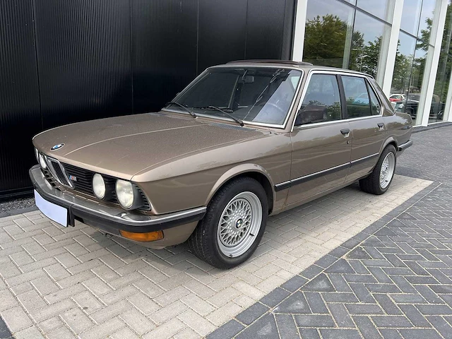 Bmw - 525 e - afbeelding 23 van  31