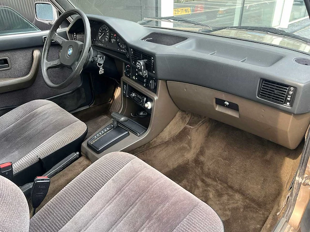 Bmw - 525 e - afbeelding 27 van  31
