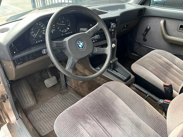 Bmw - 525 e - afbeelding 30 van  31
