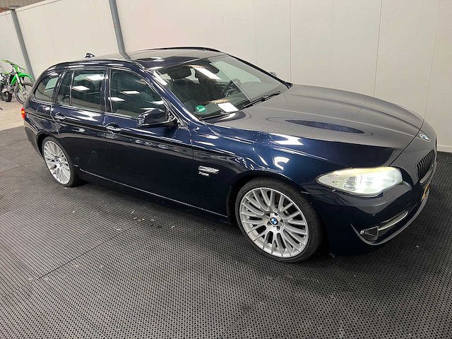 Bmw - 530 xd - touring high executive - 2011 - afbeelding 30 van  32