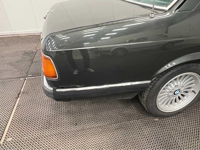 Bmw - 7-serie - 728i - oldtimer - 1984 - afbeelding 28 van  36
