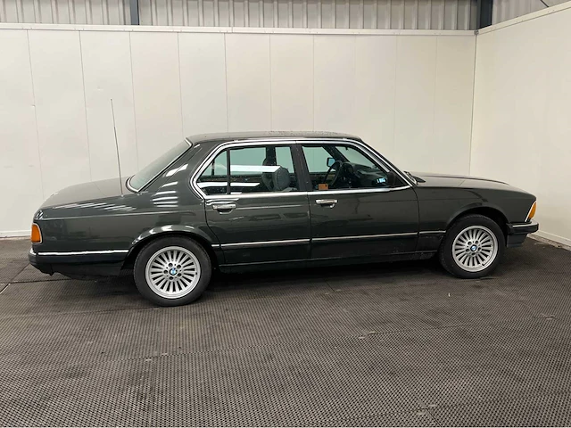 Bmw - 7-serie - 728i - oldtimer - 1984 - afbeelding 32 van  36