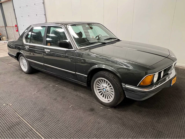 Bmw - 7-serie - 728i - oldtimer - 1984 - afbeelding 34 van  36
