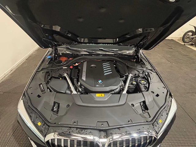 Bmw - 7-serie - 745e high executive - car - 2023 - afbeelding 17 van  57