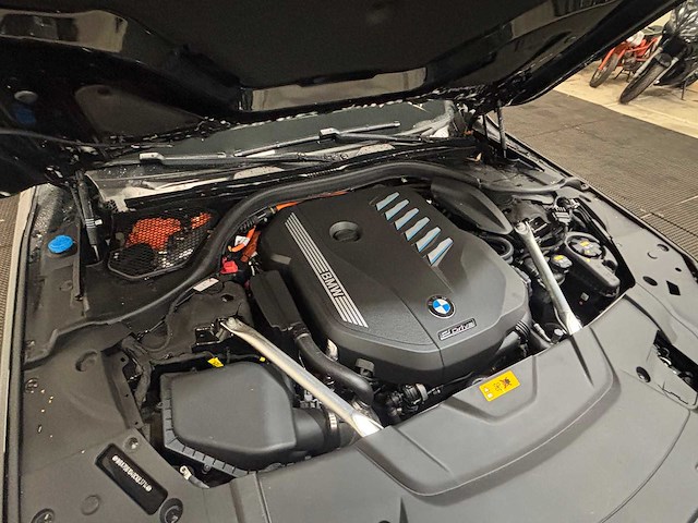 Bmw - 7-serie - 745e high executive - car - 2023 - afbeelding 18 van  57