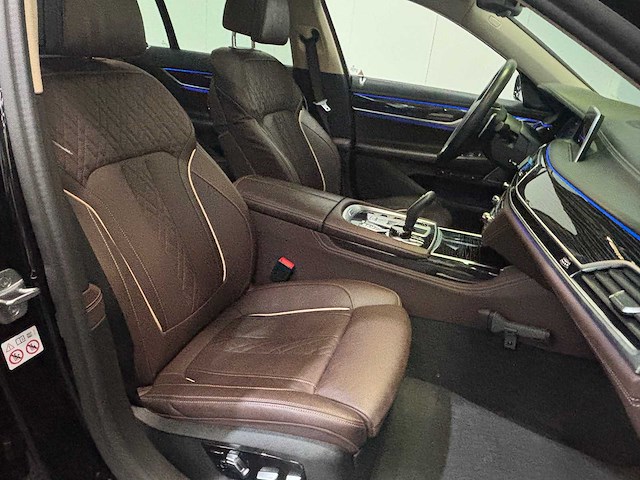Bmw - 7-serie - 745e high executive - car - 2023 - afbeelding 41 van  57