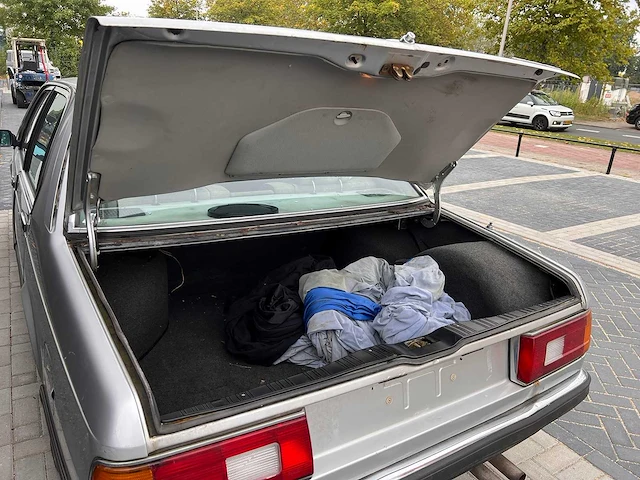 Bmw - 732i - afbeelding 2 van  15