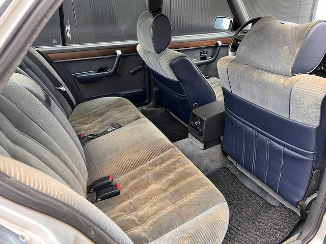 Bmw - 732i - afbeelding 11 van  15