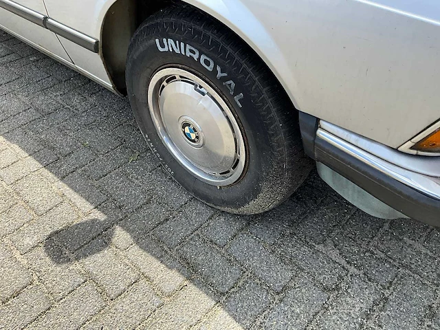 Bmw - 732i - afbeelding 17 van  24