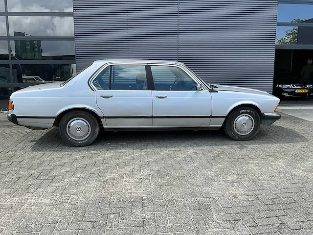 Bmw - 732i - afbeelding 18 van  24