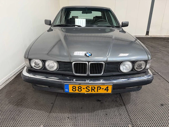 Bmw - 735i - oldtimer - 1986 - afbeelding 5 van  35